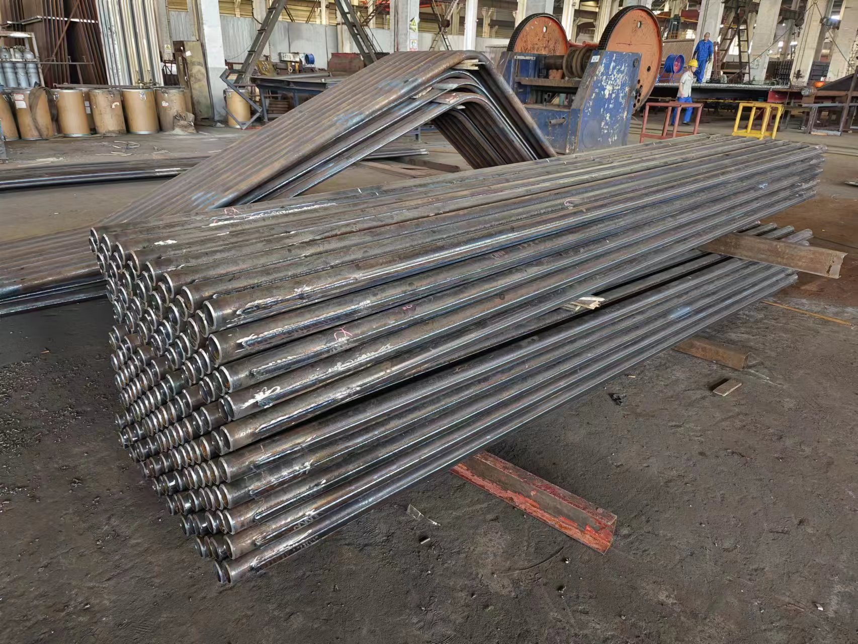 φ60.3×7.5\SA-210C 水冷壁帶鰭片內(nèi)螺紋管，帶鰭片。2）附質(zhì)量證明書(shū)，3）品牌：武鍋、東鍋、哈鍋選其一